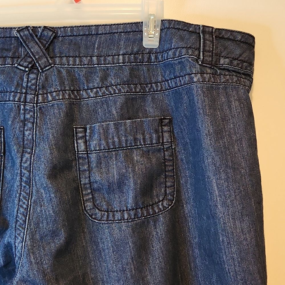 Torrid Blue Jean Denim Shorts 100% Cotton Casual Summer Women's Sz 24 EUC NICE! - Picture 11 of 14